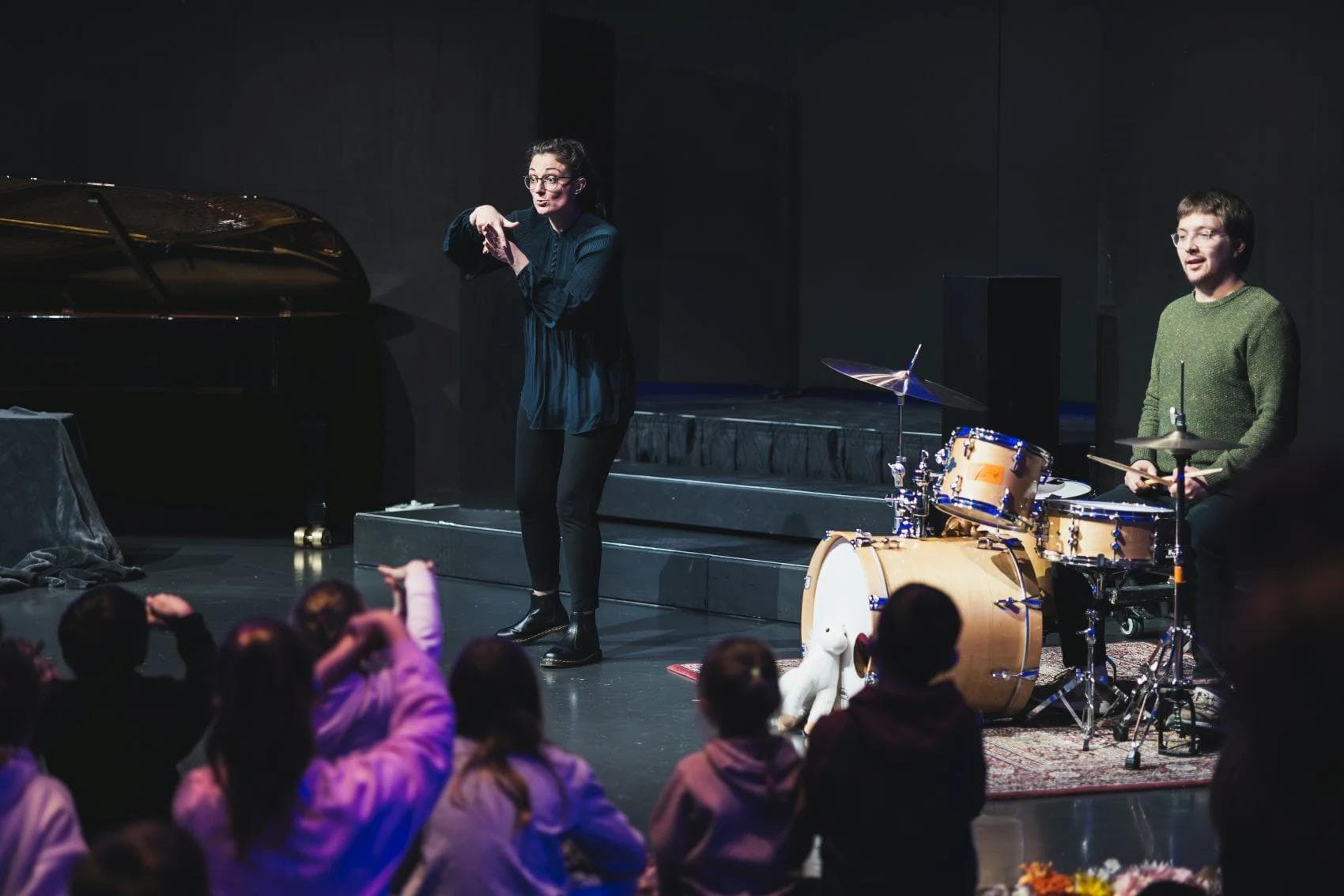 Sögur, tákn og tónar